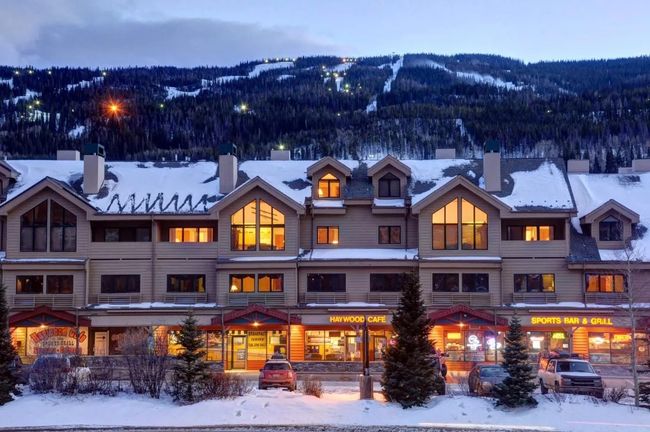 Gateway Condo Complex at twilight! | Image 32