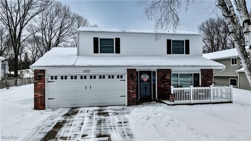 26797 Redwood Drive, Olmsted Falls, OH, 44138 | Card Image