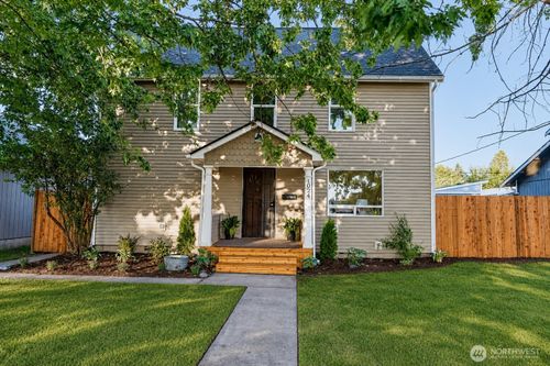 1024 H St, Centralia, WA, 98531-4828 | Card Image