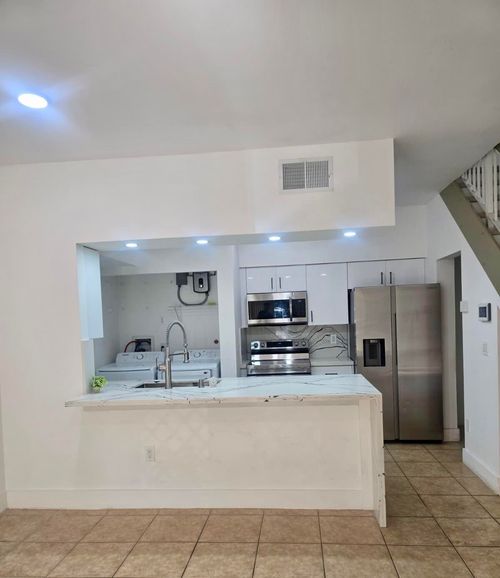 b-18338 Nw 68th Ave, Hialeah, FL, 33015-3431 | Card Image