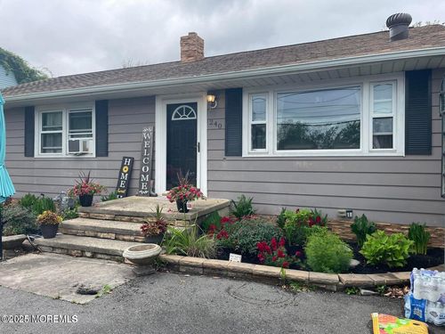 240 Arkansas Ave, Toms River, NJ, 08753-1806 | Card Image