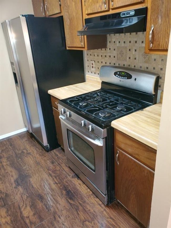 2303 Pine Tree Trl, Townhouse with 3 bedrooms, 3 bathrooms and null parking in College Park GA | Image 4