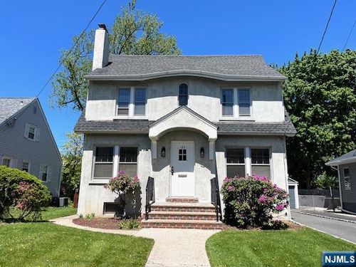 126 Gordon St, Ridgefield Park, NJ, 07660-1147 | Card Image