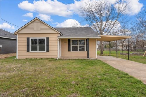 608 Hayes St, McGregor, TX, 76657-2146 | Card Image