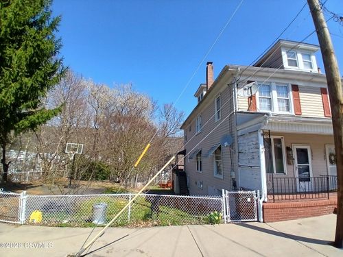 1351 W Spruce Street, Coal Township, PA, 17866 | Card Image