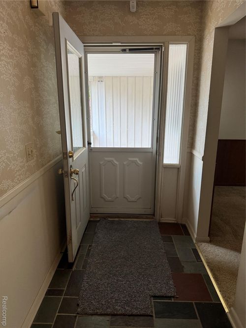 5374 Torrey Rd, Flint, MI, 48507-3808 | Card Image