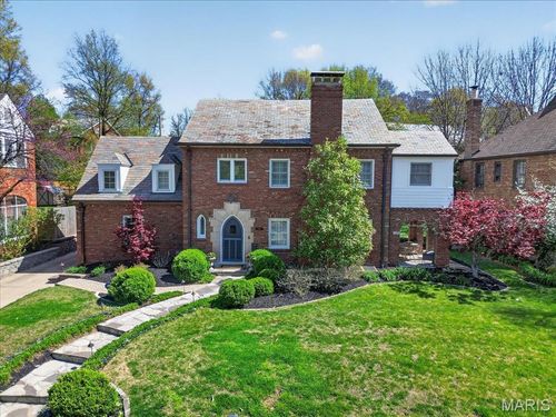 7801 Davis Dr, Clayton, MO, 63105-2617 | Card Image