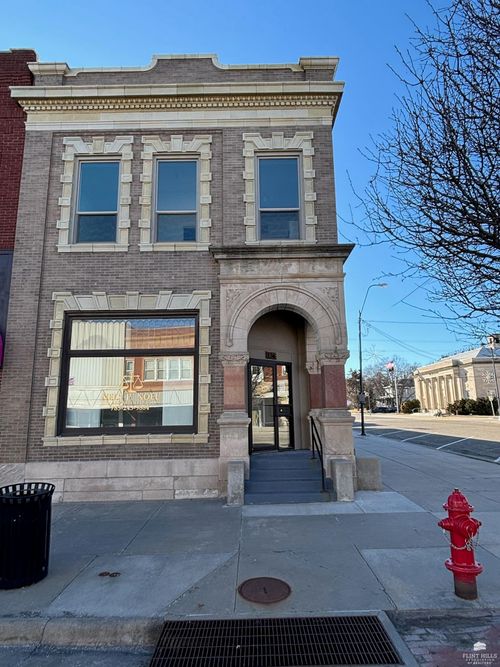 136 W 6th Street, Concordia, KS, 66901 | Card Image