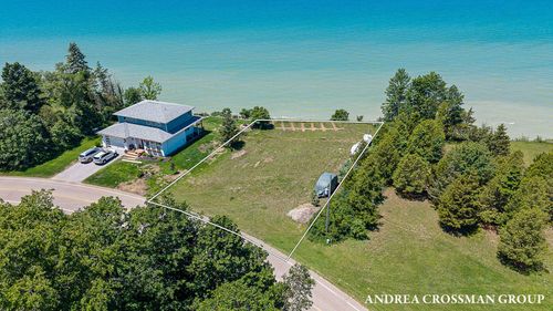 920 Adams Rd, South Haven, MI, 49090-9510 | Card Image