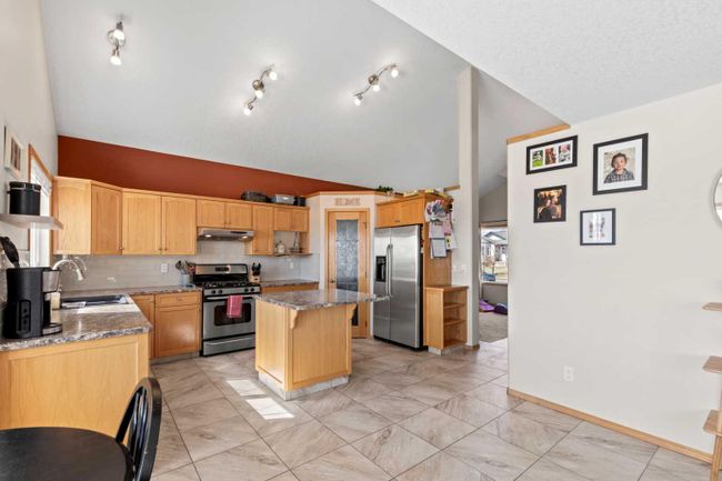 10741 72 Avenue, Home with 4 bedrooms, 2 bathrooms and 4 parking in Grande Prairie AB | Image 8