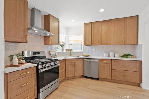 5113 Adenmoor Ave, Lakewood, CA, 90713-1805 | Card Image