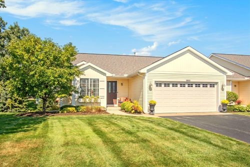 10955 Cranberry Ct, Zeeland, MI, 49464-8620 | Card Image