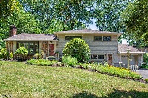589 Fletcher Ave, Oradell, NJ, 07649-2501 | Card Image