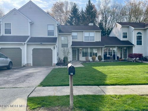 21 Evergreen Dr, East Windsor, NJ, 08520-2317 | Card Image