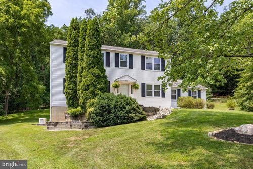 455 Spruce Dr, EXTON, PA, 19341-2025 | Card Image