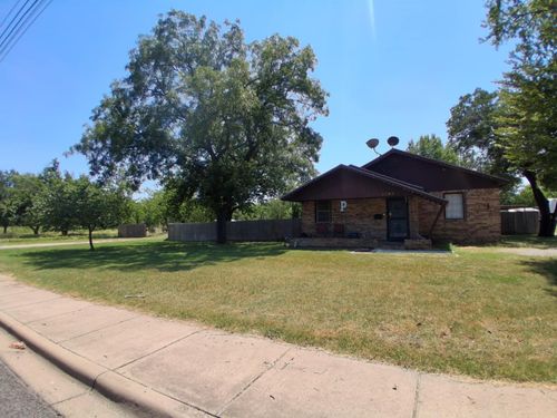 2901 Austin Ave, Brownwood, TX, 76801-5849 | Card Image