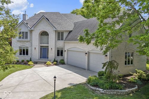 4763 Woods Edge Dr, Zionsville, IN, 46077-9662 | Card Image
