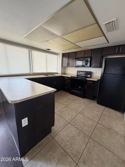 3320 S Juniper St, Tempe, AZ, 85282-5604 | Card Image