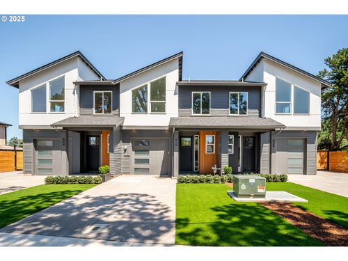 619 E Heintz St, Molalla, OR, 97038-9378 | Card Image