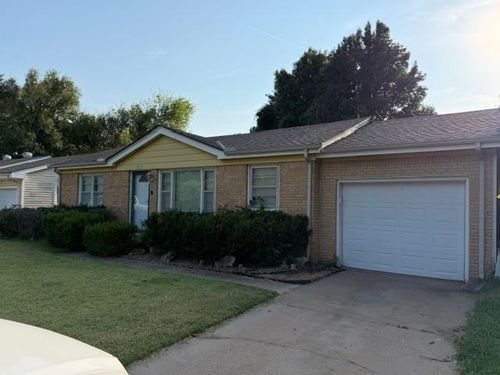 227 Sunset Ave, Haysville, KS, 67060-1519 | Card Image