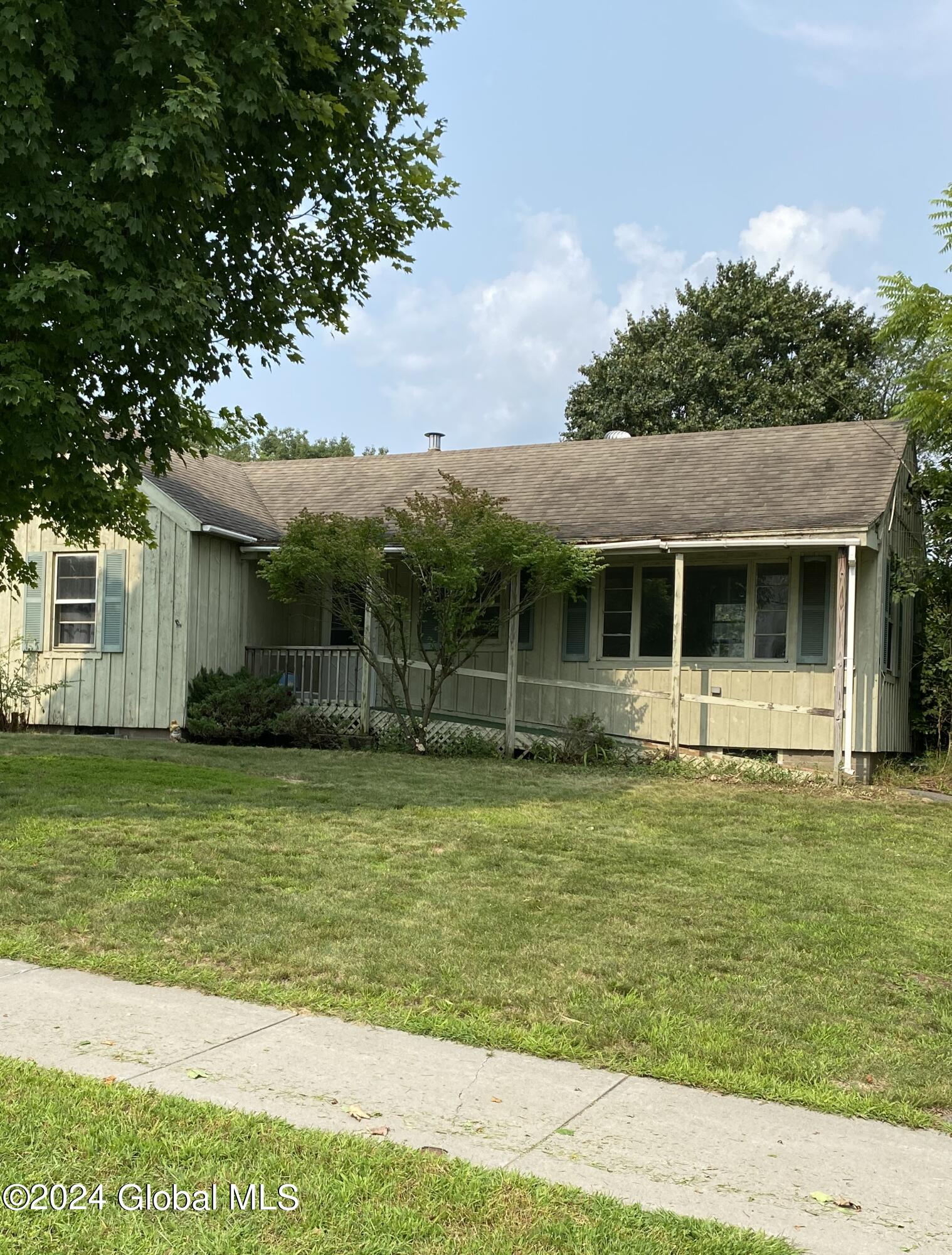 James St, Warrensburg, NY 12885