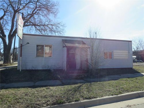 328 Elm St, Waterloo, IA, 50703-4031 | Card Image