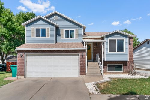 889 S Clover Cir, Ogden, UT, 84404-8105 | Card Image