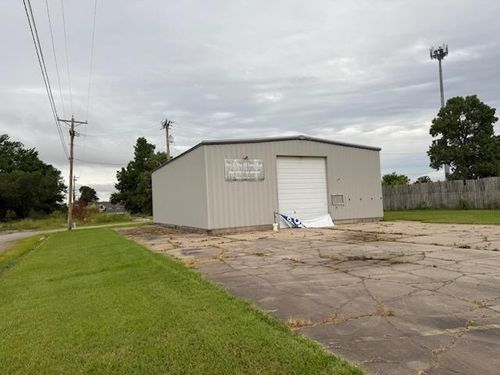 2214 B St Nw, Miami, OK, 74354 | Card Image