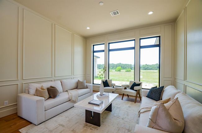 Formal living room. | Image 26