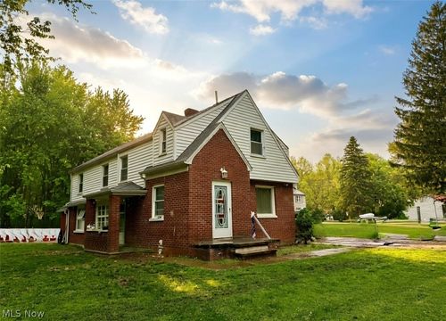 557 North Ave, Geneva, OH, 44041-1027 | Card Image