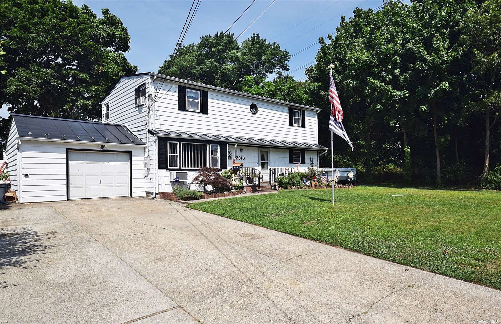 Connecticut Ave, Medford, NY 11763