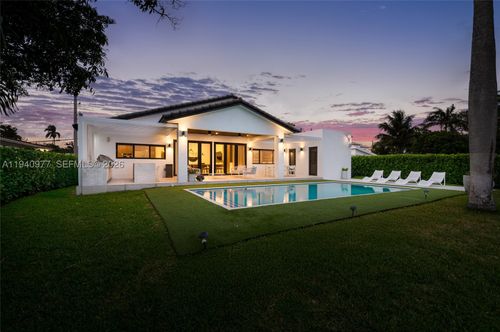 2560 Ne 199th St, Miami, FL, 33180-1908 | Card Image