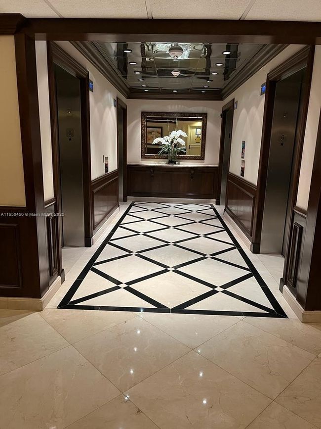APT-1711 - 3530 Mystic Pointe Dr, Condo with 2 bedrooms, 2 bathrooms and null parking in Aventura FL | Image 25