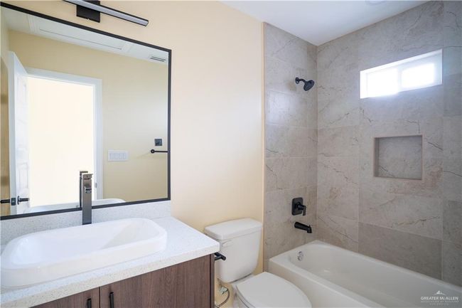 2304 San Pascual St, House other with 3 bedrooms, 2 bathrooms and 1 parking in San Juan TX | Image 7