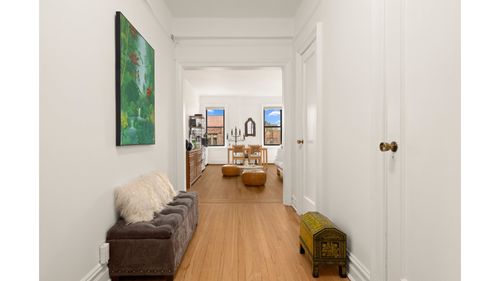 6k-83-10 35th Ave, Jackson Heights, NY, 11372-5315 | Card Image