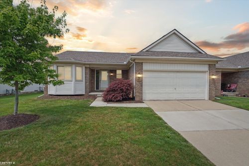17165 Mayfield Dr, Macomb, MI, 48042-3537 | Card Image