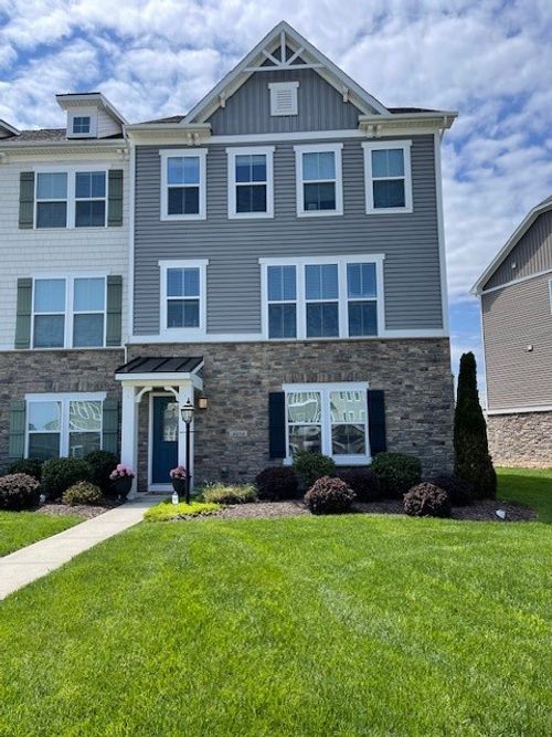4054 Overview Dr, Canonsburg, PA, 15317-3912 | Card Image
