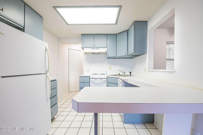B - 122 4 Th Ave N, Condo with 1 bedrooms, 1 bathrooms and null parking in JACKSONVILLE BEACH FL | Image 5