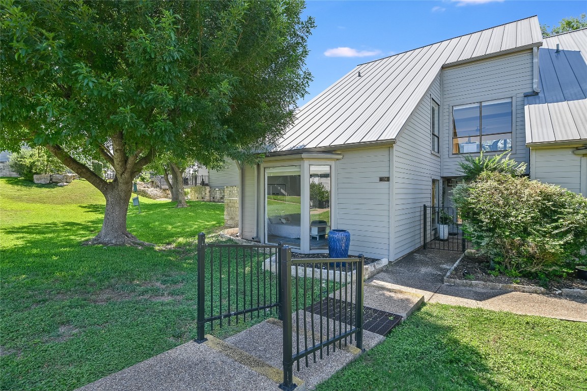 World Of Tennis Sq, Lakeway, TX 78738