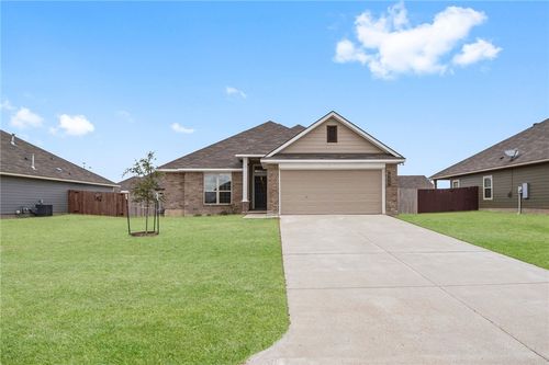 828 Mockingbird Street, Navasota, TX, 77868 | Card Image