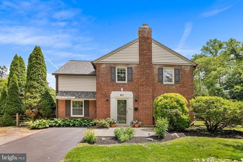411 Sugartown Rd, WAYNE, PA, 19087-2953 | Card Image