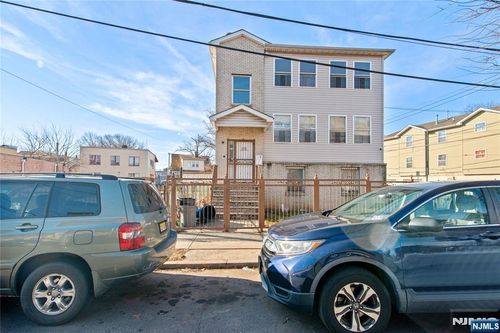 221-219-221 Clinton Pl, Newark, NJ, 07112-1501 | Card Image
