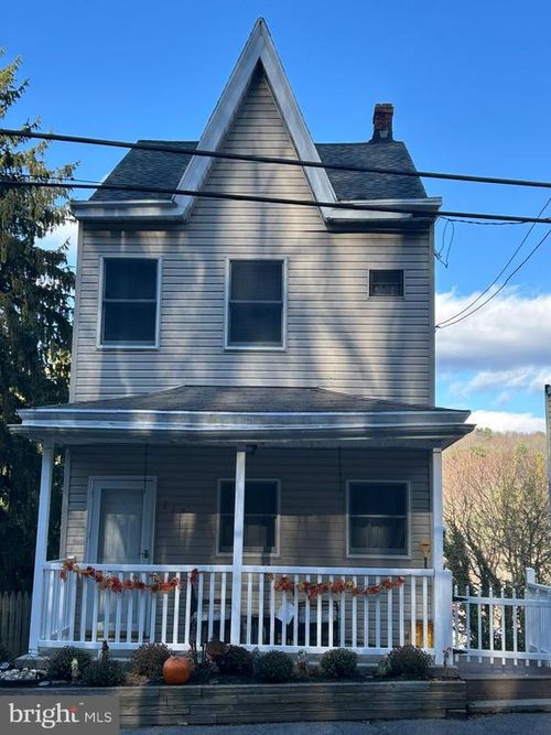 217 W Savory Street, POTTSVILLE, PA, 17901 | Card Image