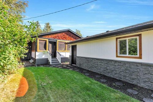 101 Lake View Ave, Gull Lake, AB, T0C0J1 | Card Image