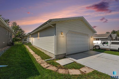 1109 N Haley Ave Avenue, Sioux Falls, SD, 57104 | Card Image