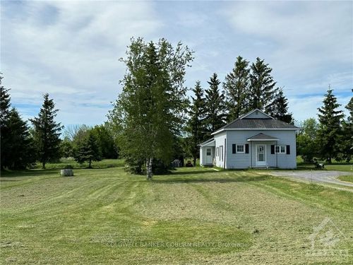 21445 Lochinvar Rd, Dalkeith, ON, K0B1E0 | Card Image