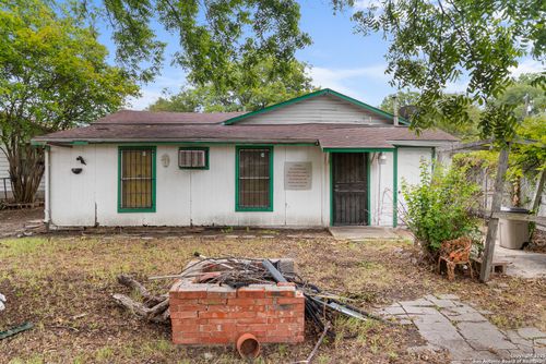 213 Hosack Ave, San Antonio, TX, 78211-1315 | Card Image
