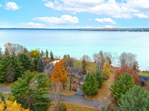 10937 Shore Dr, Williamsburg, MI, 49690-9433 | Card Image