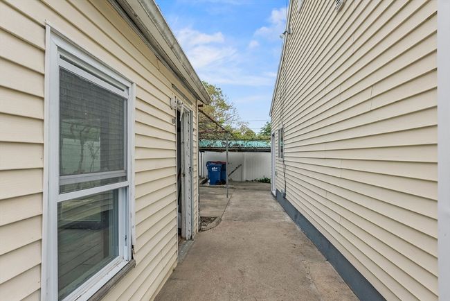 76 Choctaw Dr, House other with 3 bedrooms, 1 bathrooms and 3 parking in Buzzards Bay MA | Image 11