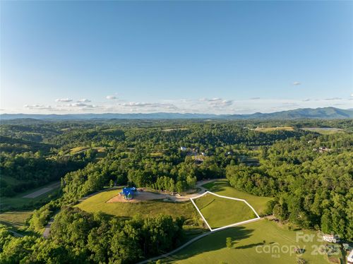 93-124 Lilikoi Ln, Asheville, NC, 28801 | Card Image
